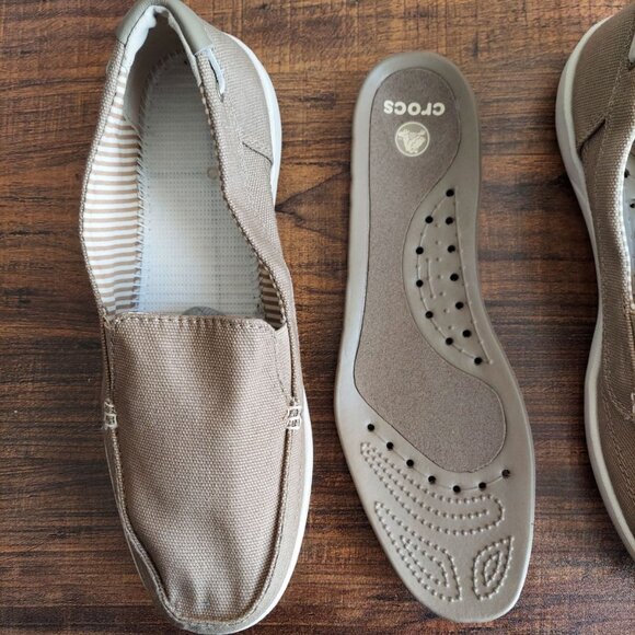 Crocs Walu Loafer in Tan, NWT - Picture 4 of 5